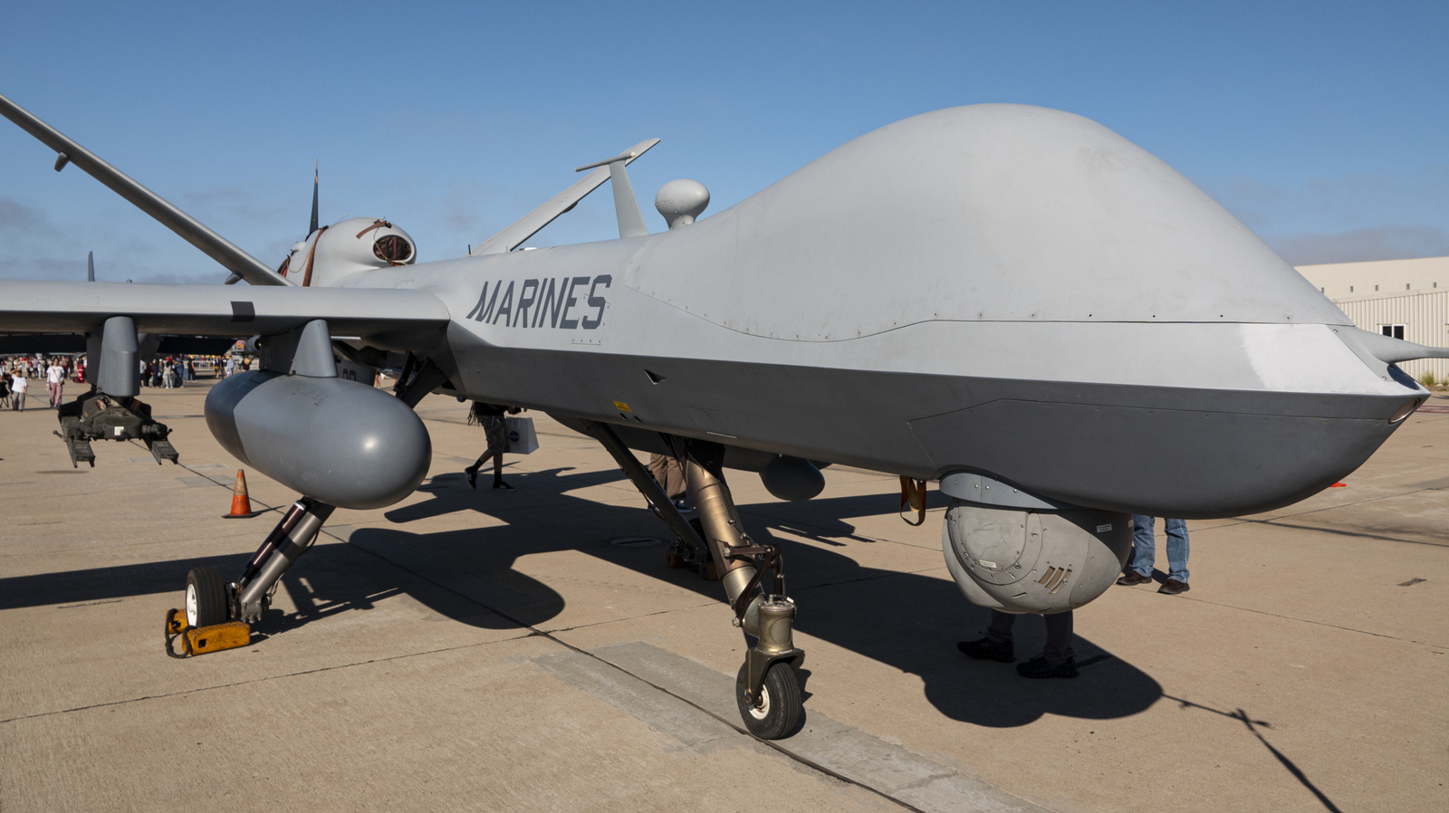 군용 드론은 얼마나 높이 날 수 있나요? 고도 제한 살펴보기