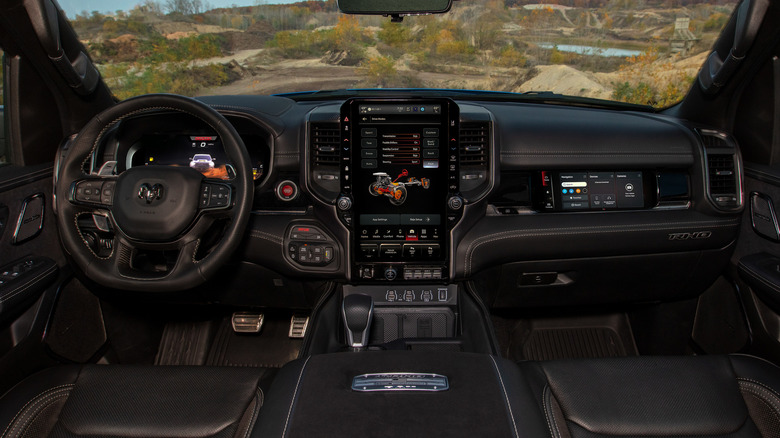 2025 Ram 1500 RHO 대시보드
