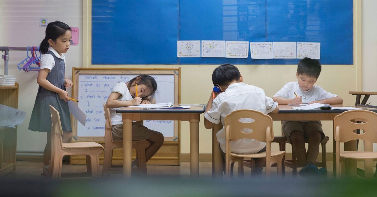 한국, 출산율 위기의 원인으로 시험에서 '킬러 문제' 삭제