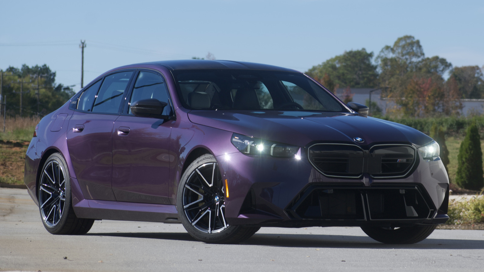 2025 BMW M5 첫 번째 드라이브: 무게는 잊어버리세요. 이 하이브리드는 찢어집니다.