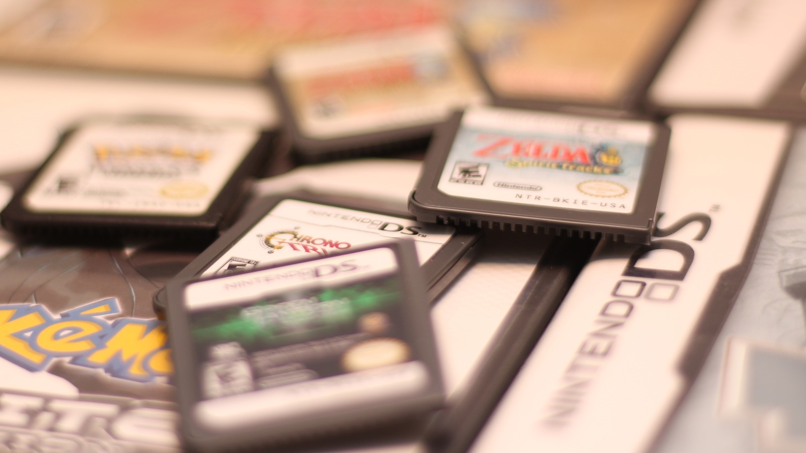 게임을 잃지 않도록 Nintendo DS/3DS 카트리지를 청소하고 적절하게 보관하는 방법