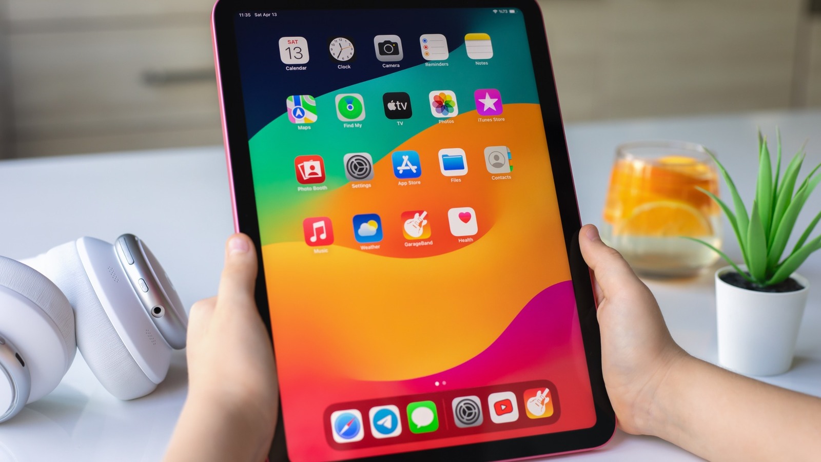 iPad가 구부러지는 원인은 무엇이며 이를 방지하는 데 도움이 되는 사례가 있습니까?