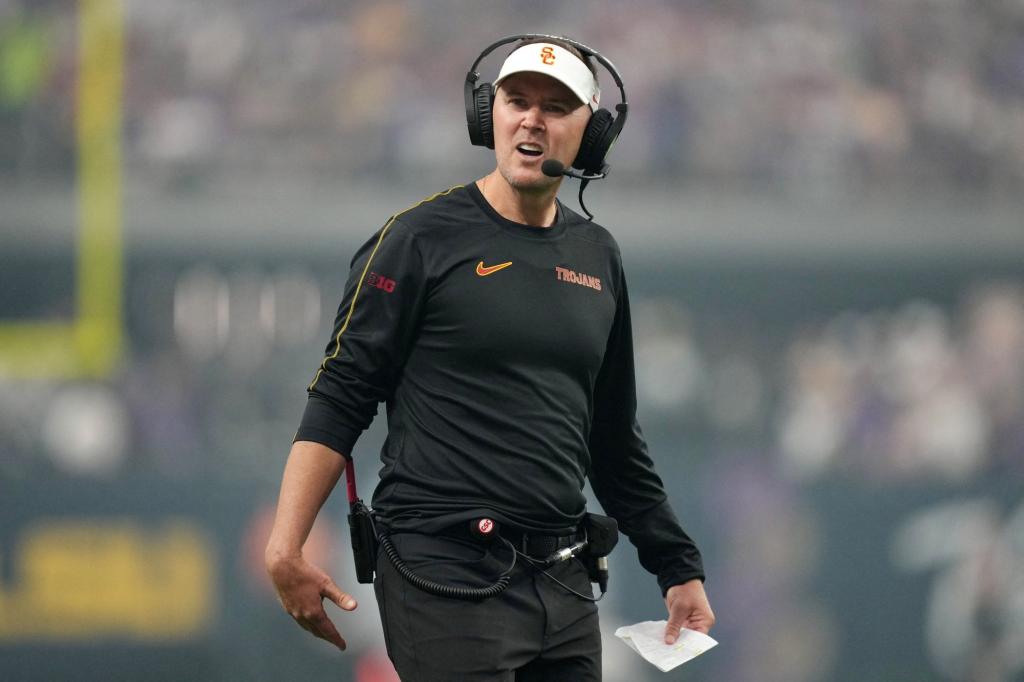 NCAA 위반이 링컨 라일리의 USC 미래를 어떻게 복잡하게 만들 수 있습니까?