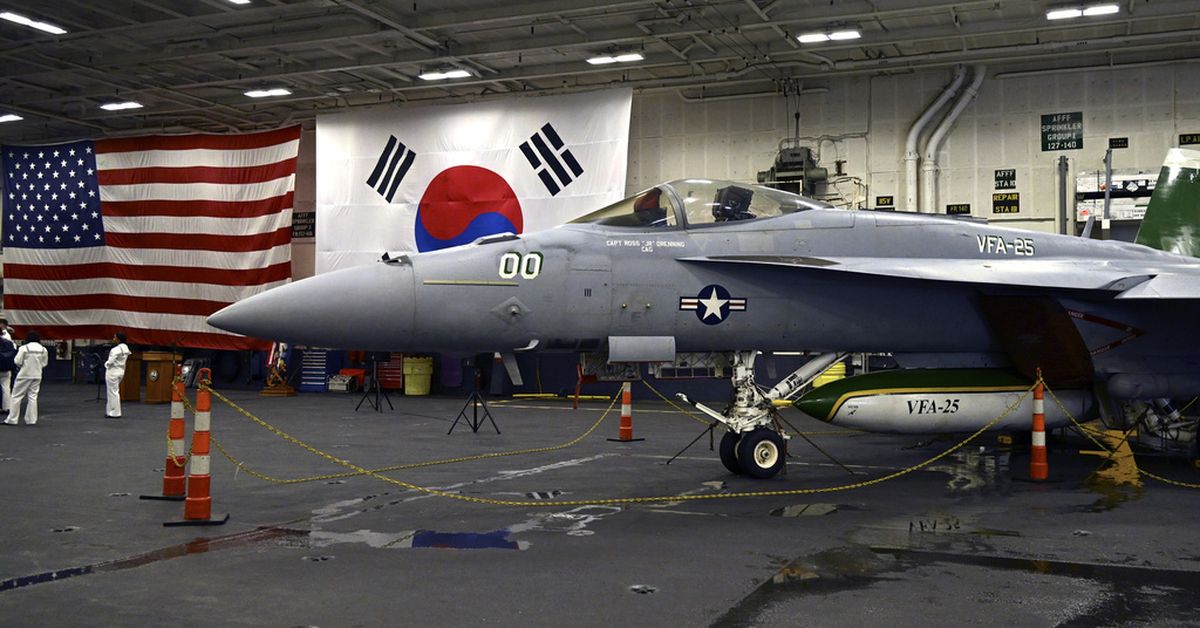 미국 항공모함, 핵무장한 북한에 맞서 무력 과시 위해 한국 도착