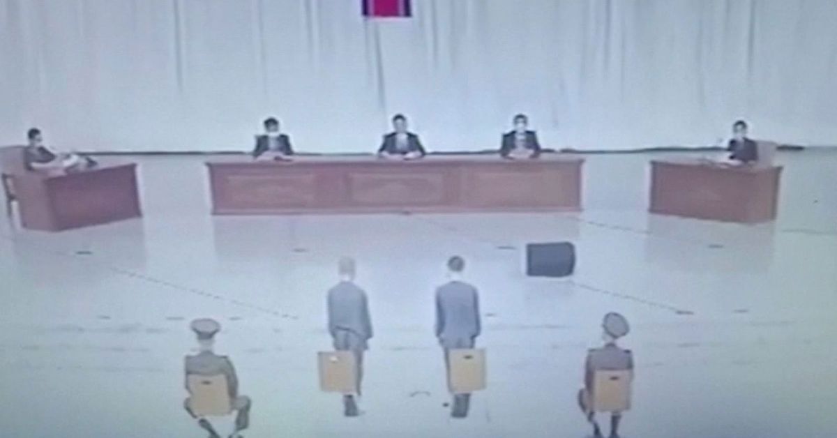 북한 청소년들이 한국 드라마를 시청했다는 이유로 처벌을 받는 희귀한 영상이 나왔다고 연구단체가 주장했다.