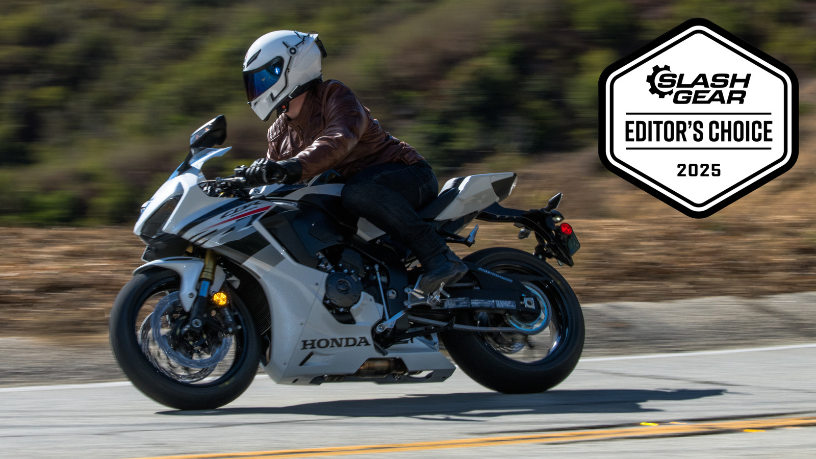 2025 혼다 CBR1000RR 리뷰: 이 가격이면 세 번째 R을 놓칠 수 없습니다