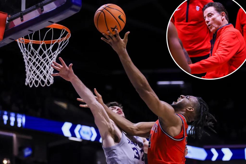 시즌 중간 지점에 있는 세인트 존스의 내부 모습