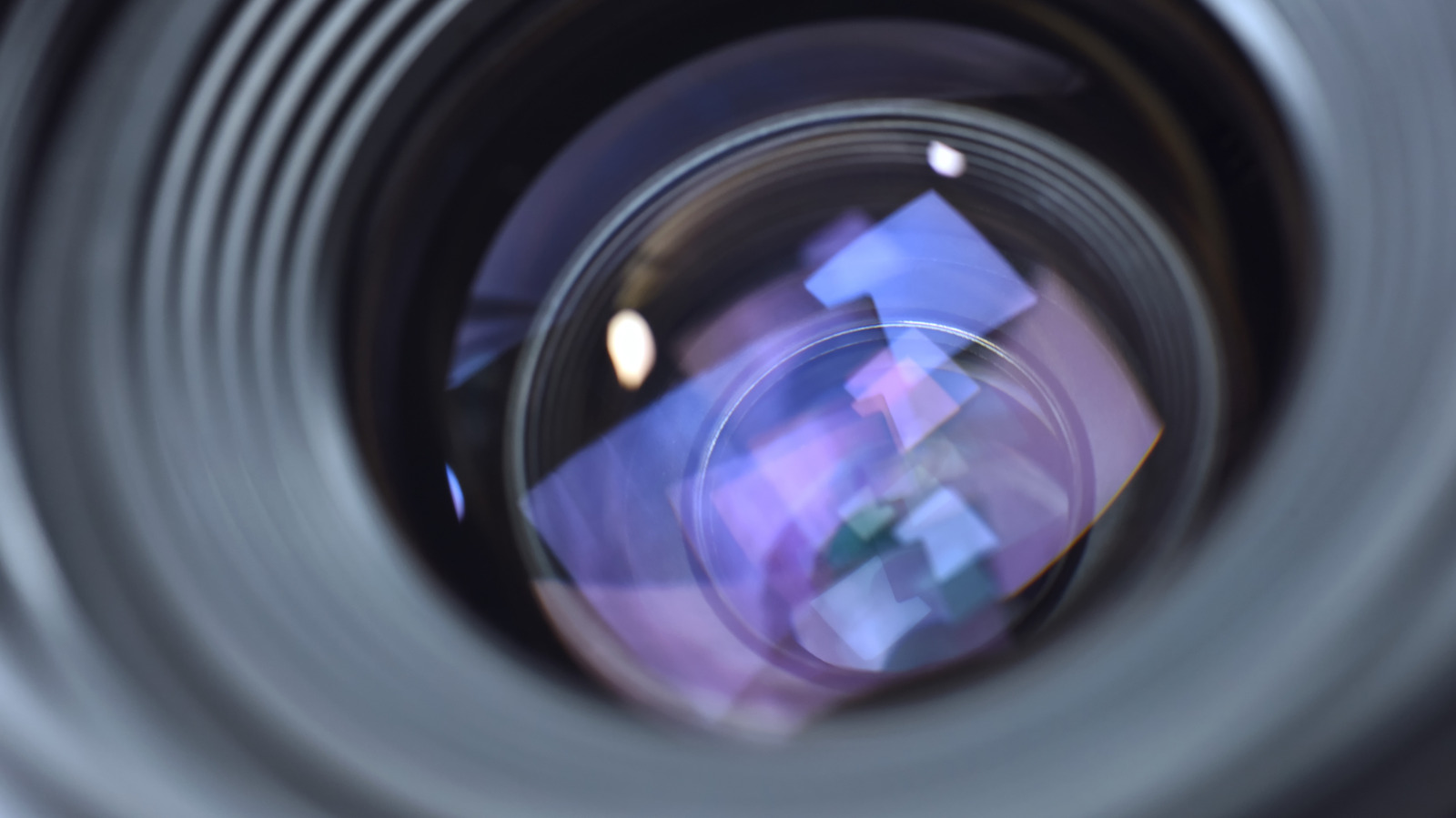 미러리스 카메라에 DSLR 렌즈를 사용할 수 있나요?