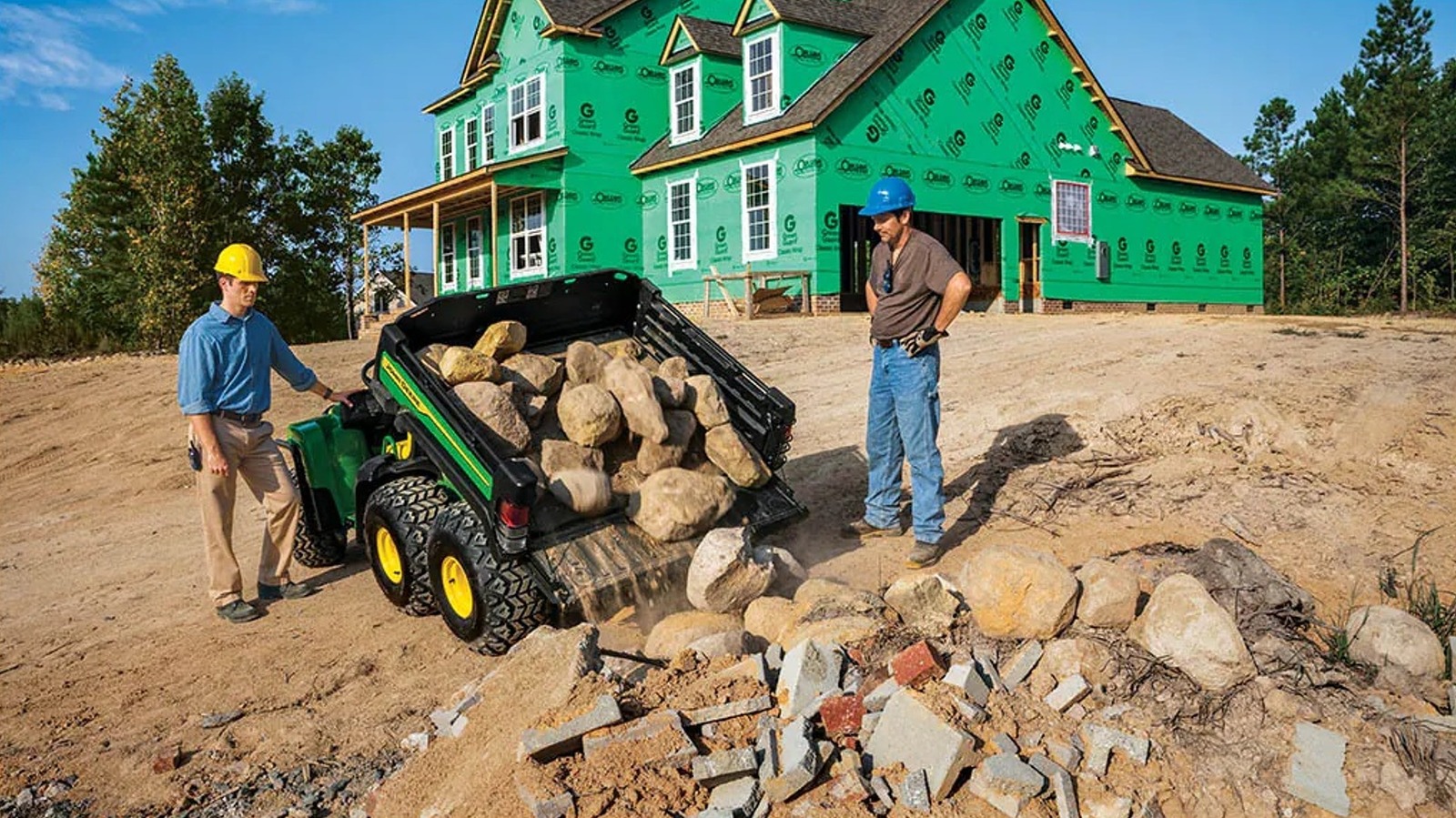 John Deere의 어떤 게이터가 가장 높은 견인력과 탑재량을 가지고 있습니까?