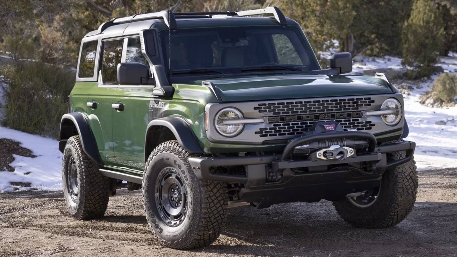 포드 브론코 대 Jeep Wrangler : 오프로드 기능을 어떻게 비교합니까?