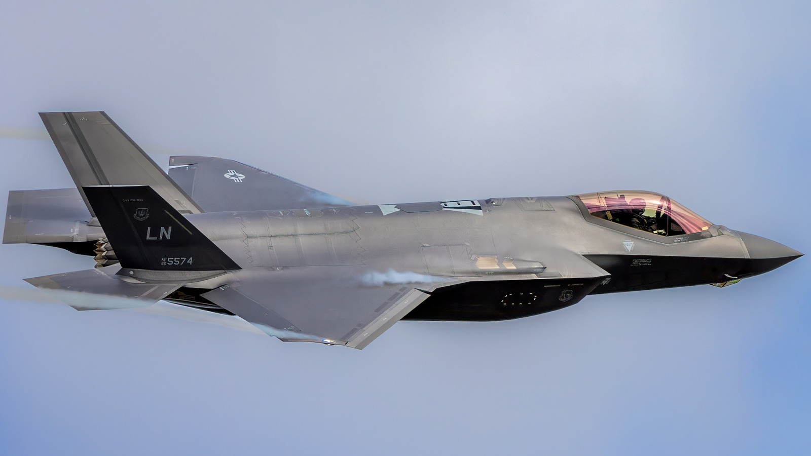 Elon Musk vs F-35 : 미국이 전설적인 제트기를 떨어 뜨리기를 원하는 이유