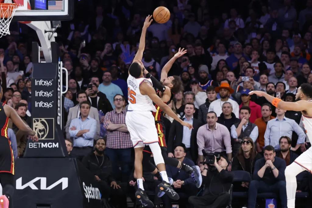 Mikal Bridges Block on Trae Young이 몇 초 동안 Knicks의 승리를 확보합니다.