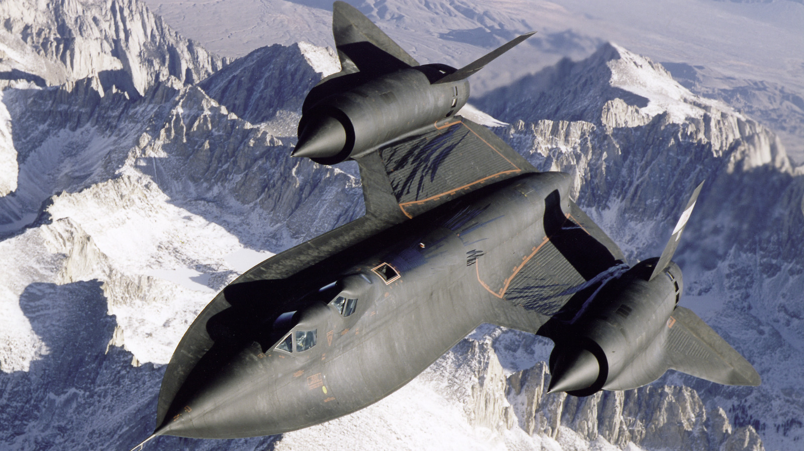SR-71 Blackbird Jet의 앞 유리를 그렇게 특별하게 만드는 이유는 무엇입니까?