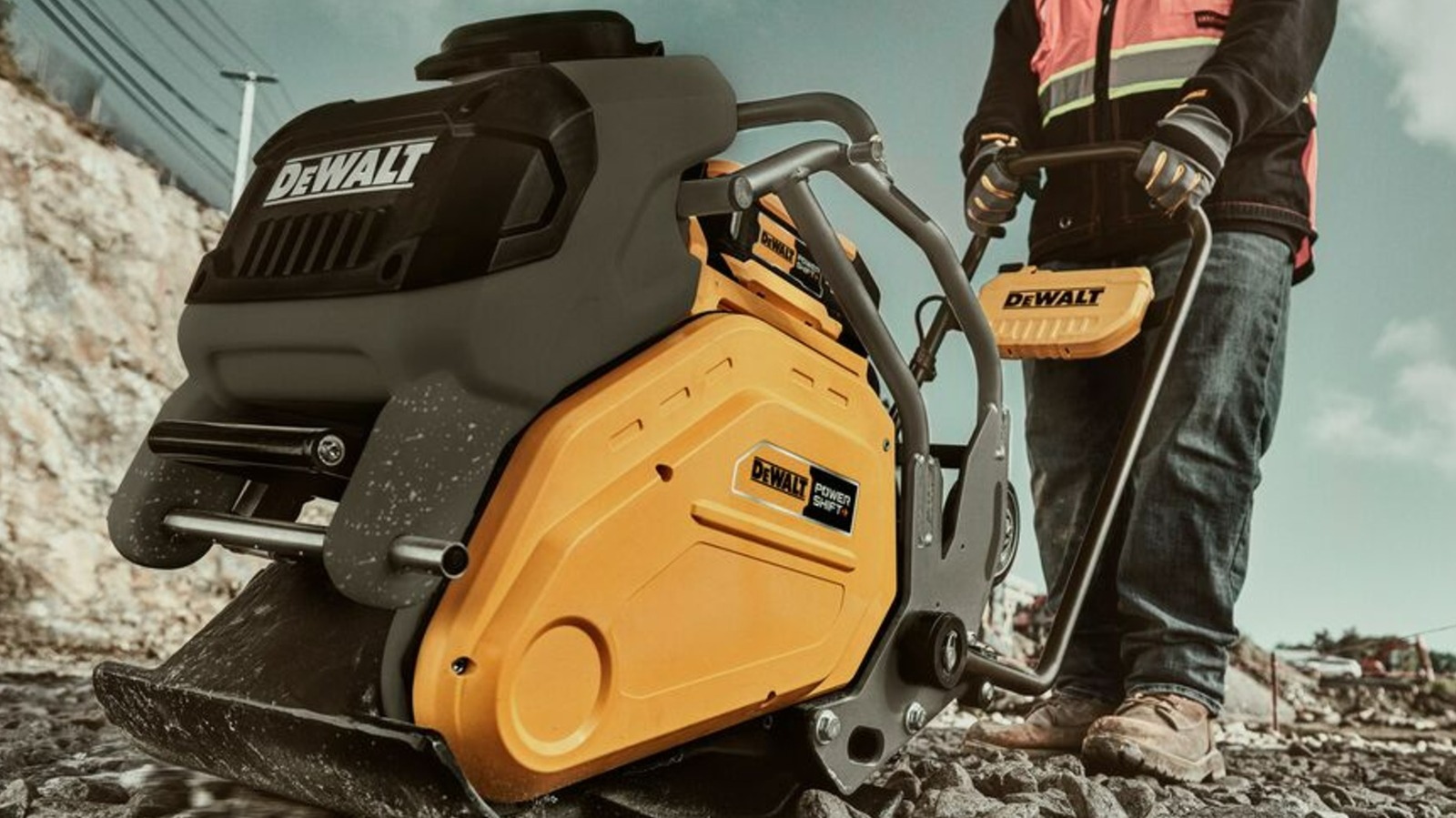 Dewalt의 PowerShift 시스템은 무엇이며 전동 공구의 전압은 무엇입니까?