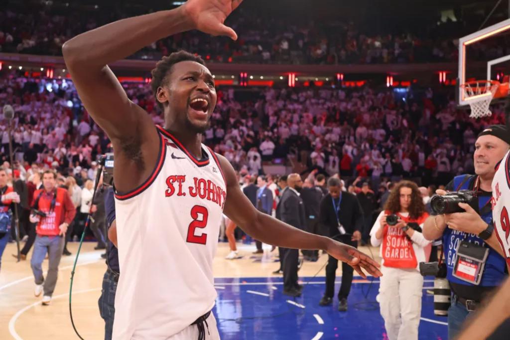 Sadiku Ibine Ayo는 St. John 's Big East Clincher에서 중요한 역할을합니다.