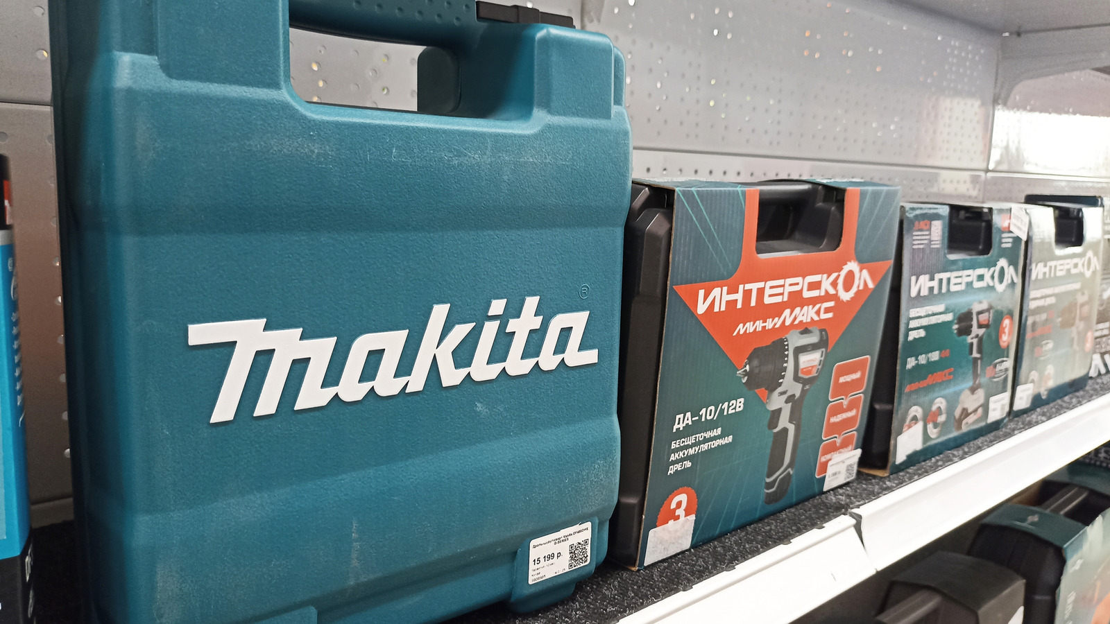 툴 컬렉션에 원하는 6 개의 소형 Makita 제품