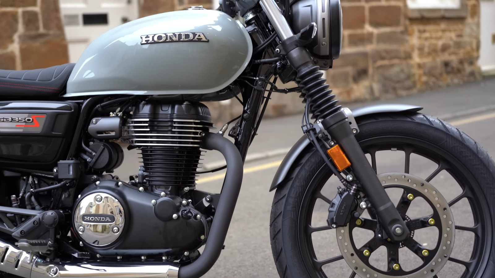 Honda GB350은 얼마나 빠릅니까? 최고 속도와 성능을 살펴보십시오