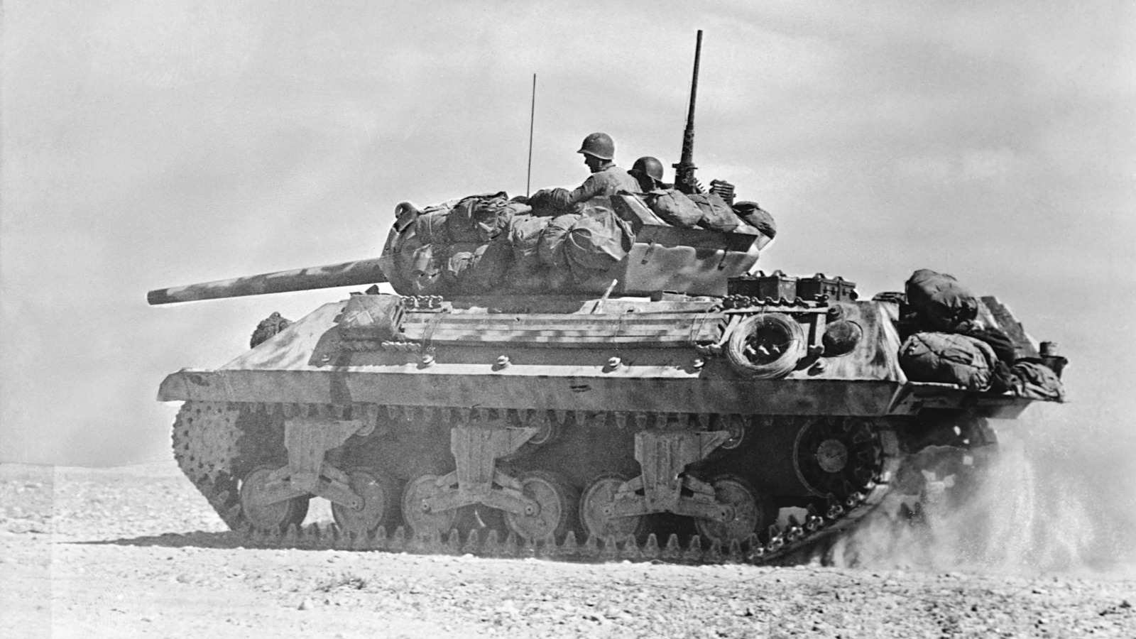 폭행 총 대 탱크 구축함 :이 장갑차의 차이점은 무엇입니까?