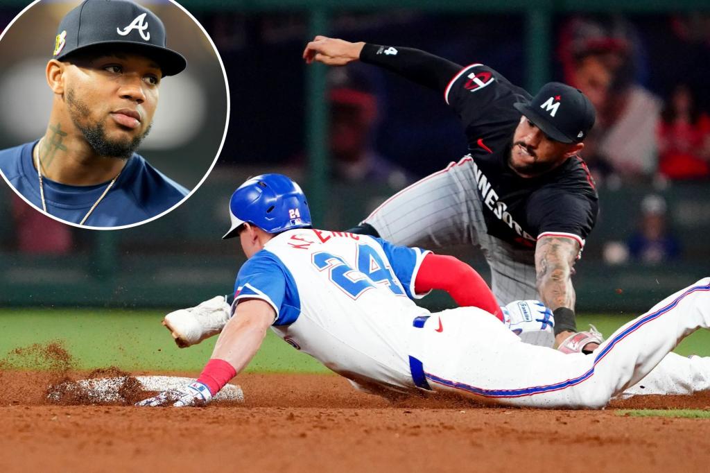 Ronald Acuna는 Jarred Kelenic이 쉬운 후 Braves에서 총에 맞았습니다.