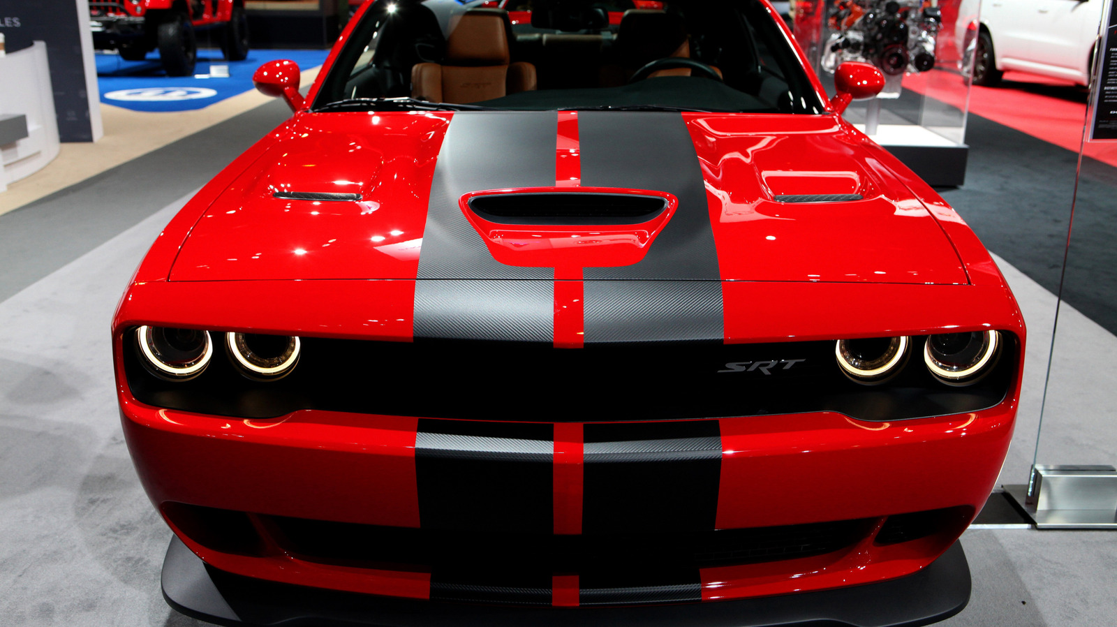 Dodge Hellcat이 흔들리는 이유는 무엇입니까? (그리고 더 크게 만들 수 있습니까?)