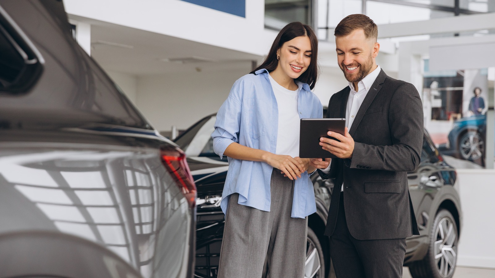 자동차 대리점은 일요일에 차량을 판매하는 것을 실제로 금지합니까?