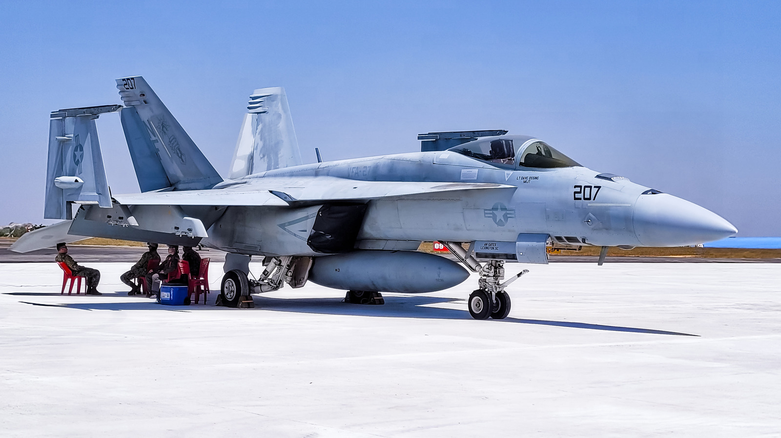 F-18 Super Hornet에 별명 Rhino를 준 디자인 기능