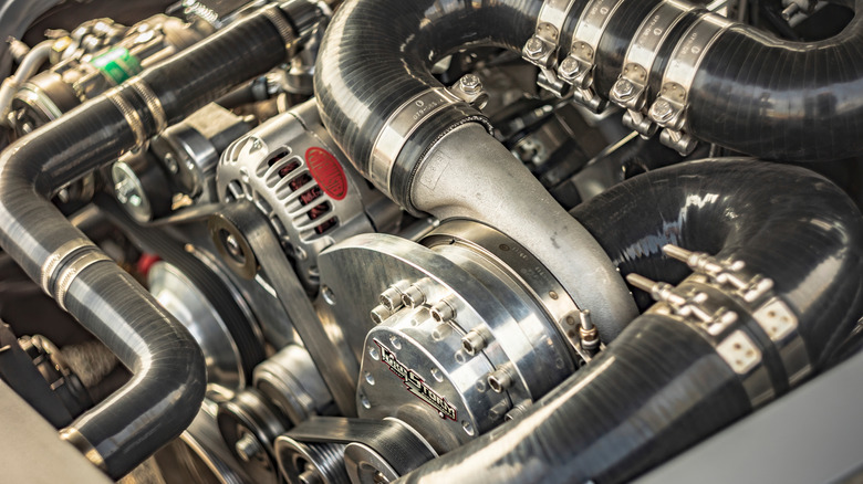 자동차의 터보 차저 엔진