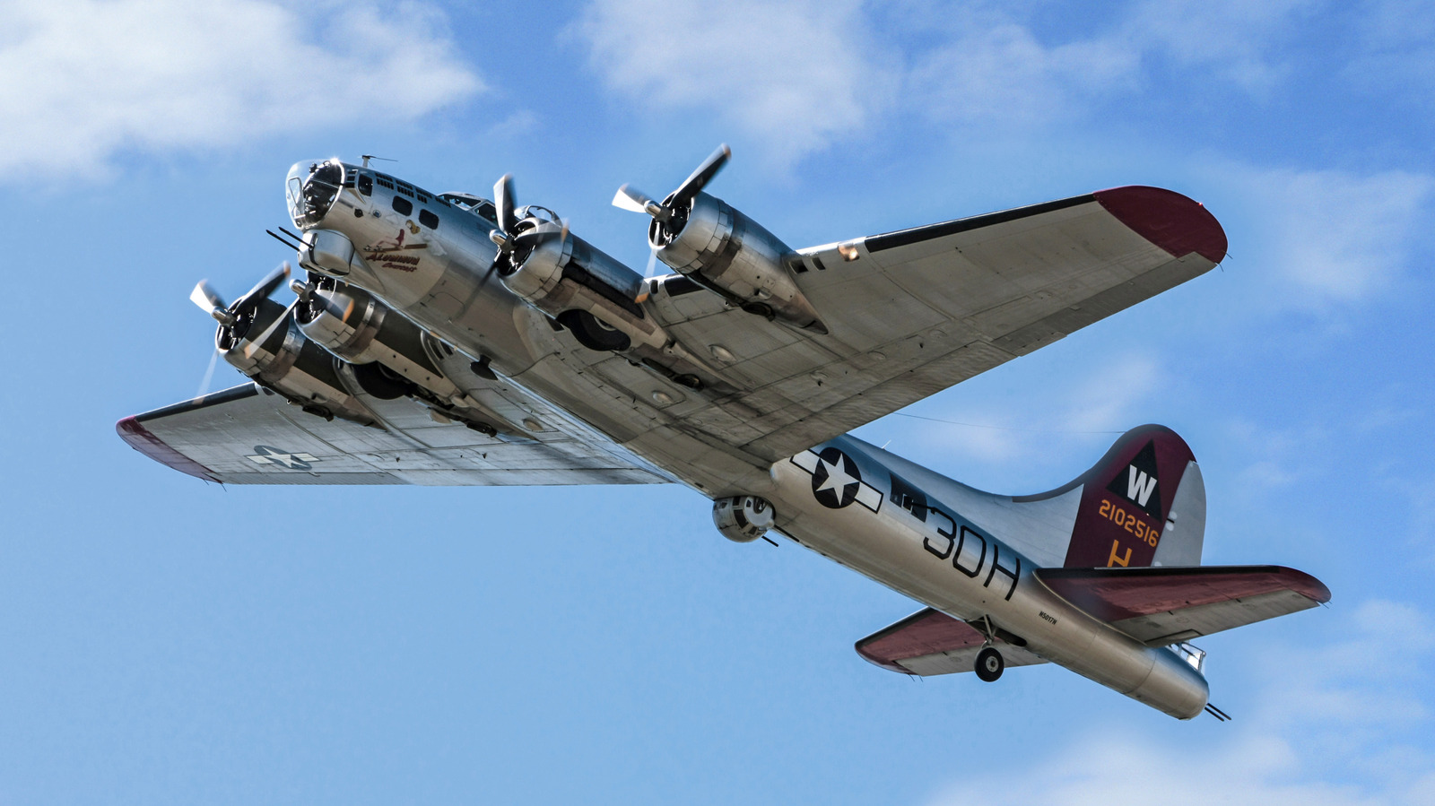 WW2 비행기 조종석이 가열 되었습니까? 조종사가 따뜻하게 유지 된 방법은 다음과 같습니다