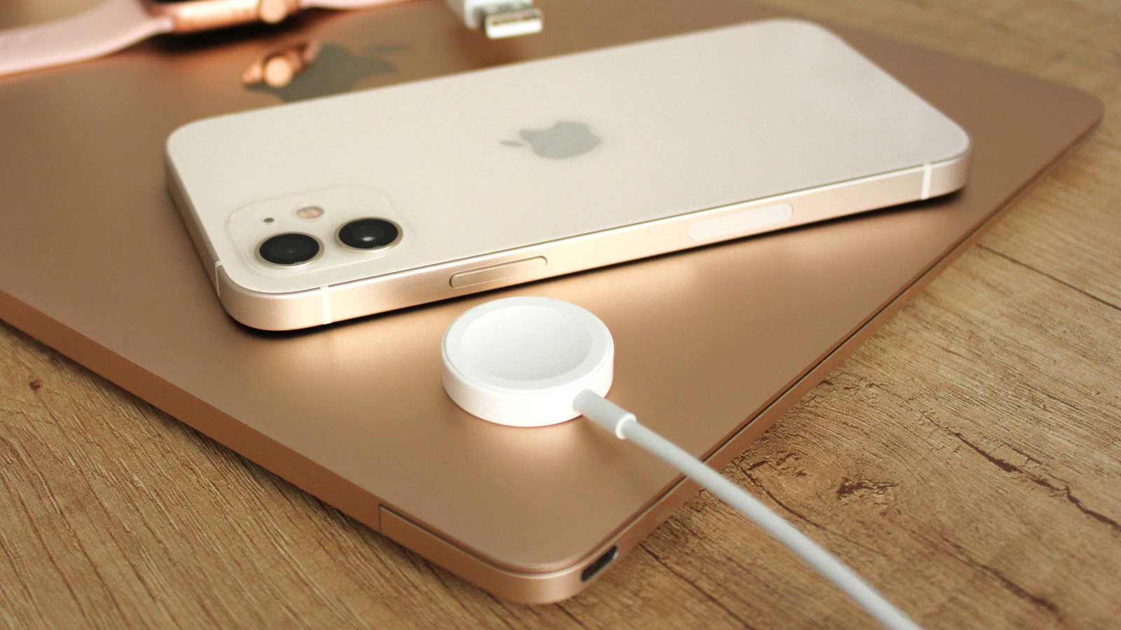 Apple Watch Charger로 iPhone을 충전 할 수 있습니까? 작동하지 않는 이유는 다음과 같습니다