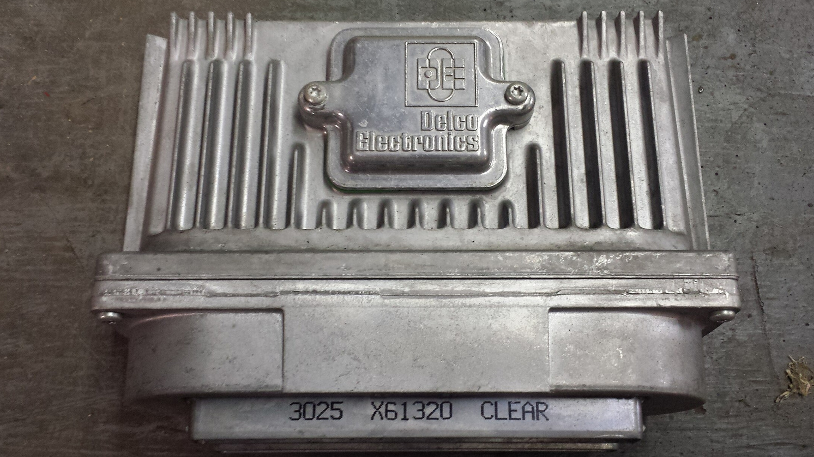 ECM은 무엇을 의미합니까? 자동차 약어는 설명했다