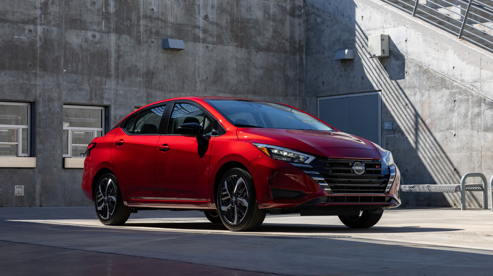 닛산은 미국에서 가장 저렴한 새 차 중 하나를 중단 할 계획입니까?