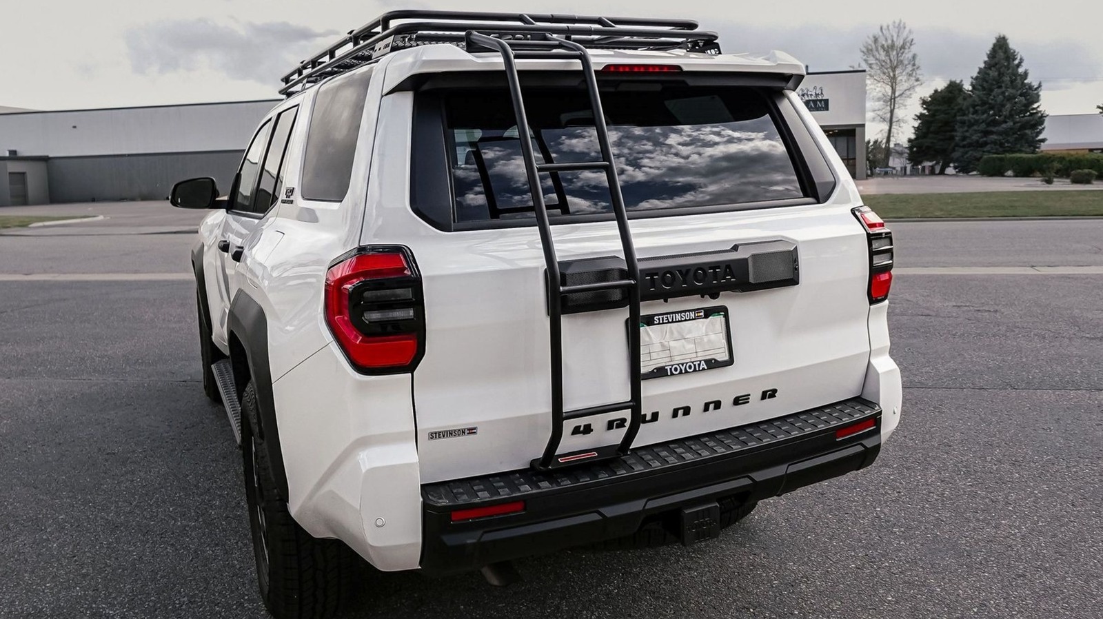 사람들은 왜 4 명에 사다리를 두는가?