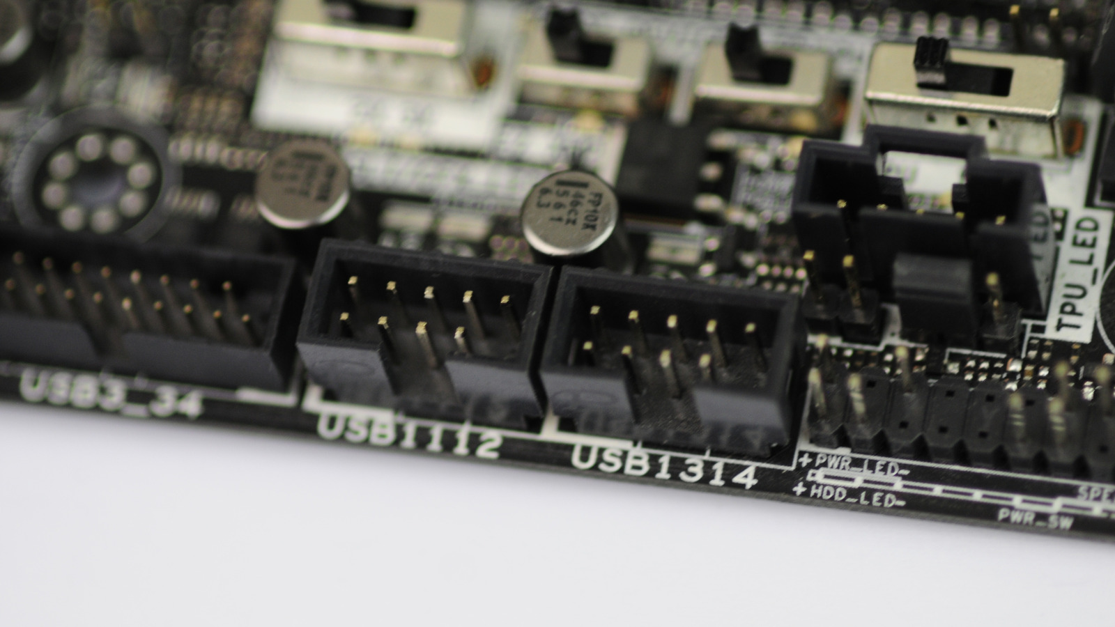 USB 헤더는 무엇이며 USB 포트와 어떻게 다른가요?