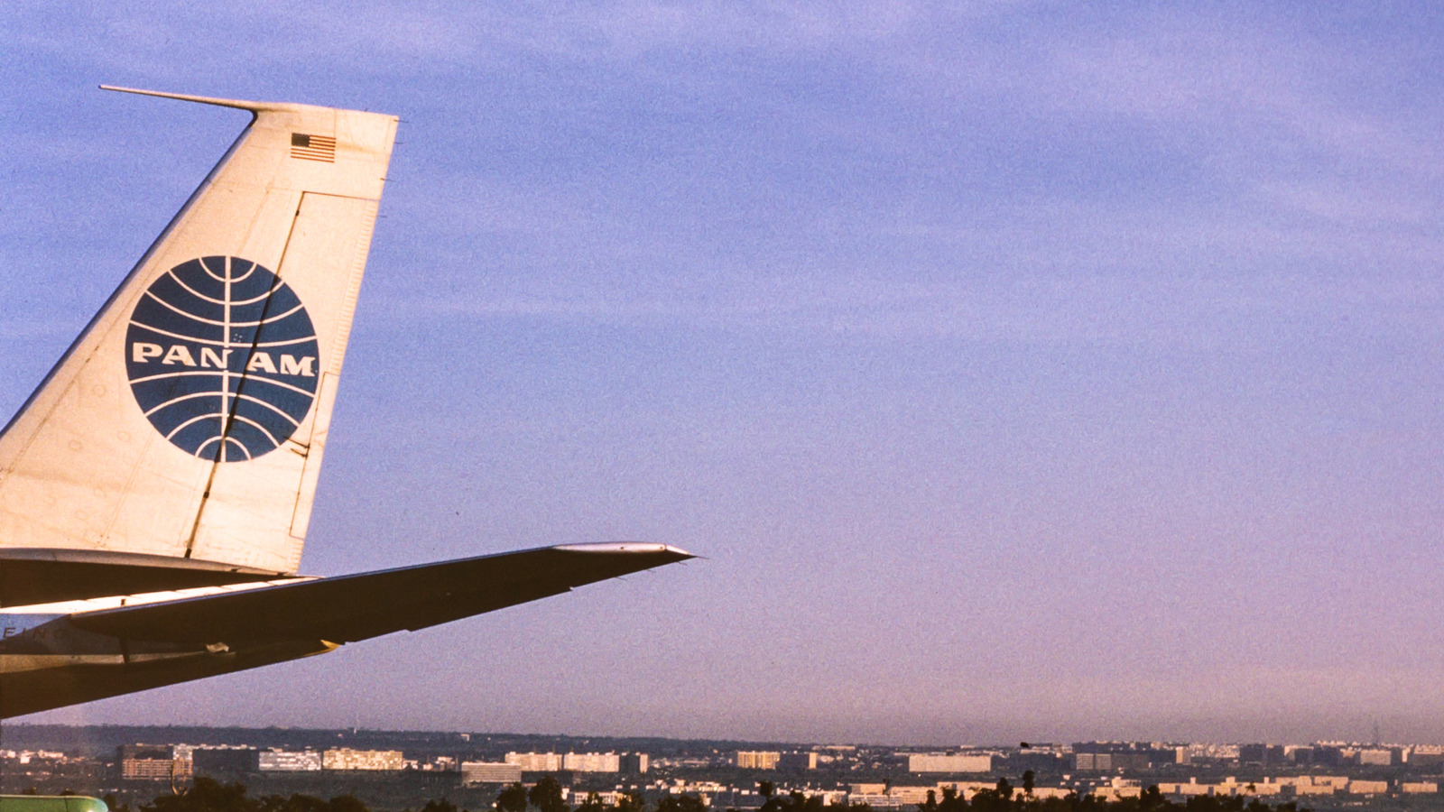 Pan Am은 어떻게되었으며 누가 지금 이름을 소유하고 있습니까?