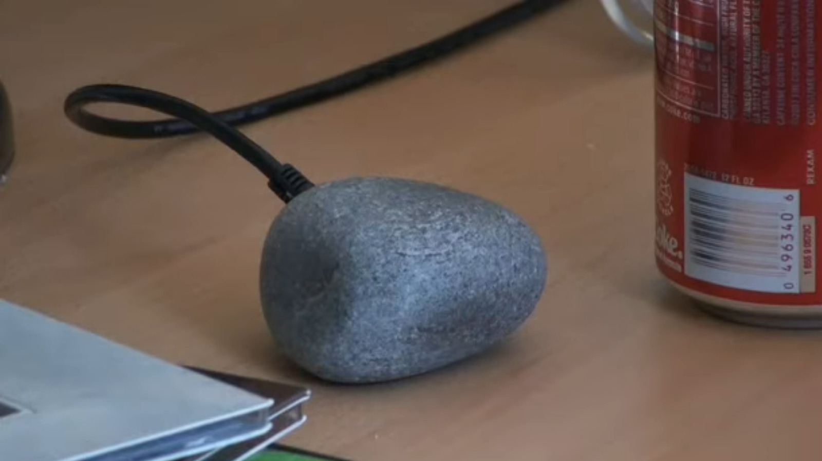 2000 년대 의이 중단 된 USB 가제트는 전혀 아무것도하지 않았지만 사람들은 여전히 ​​그것을 좋아했습니다.