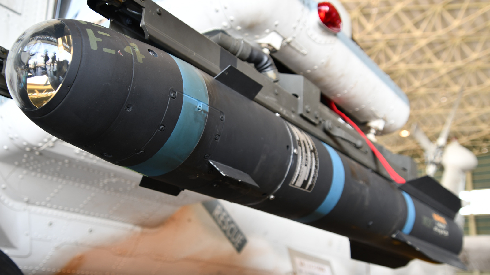 탱크가 Hellfire 미사일에서 살아남을 수 있습니까?