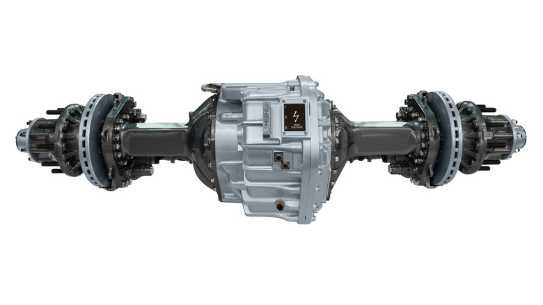 흰색 배경의 전기 액슬