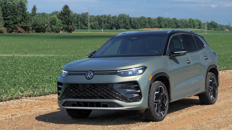 2025 VW Tiguan Front 3/4보기