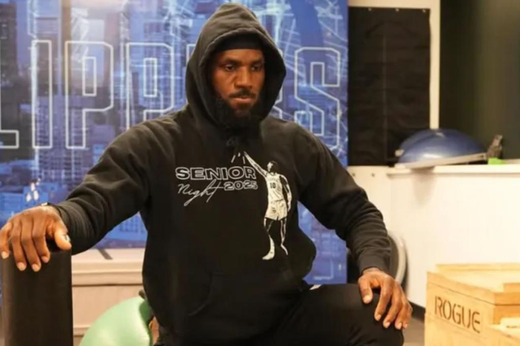 LeBron James의 Fiery Instagram 게시물에는 Clippers Twist가 포함됩니다