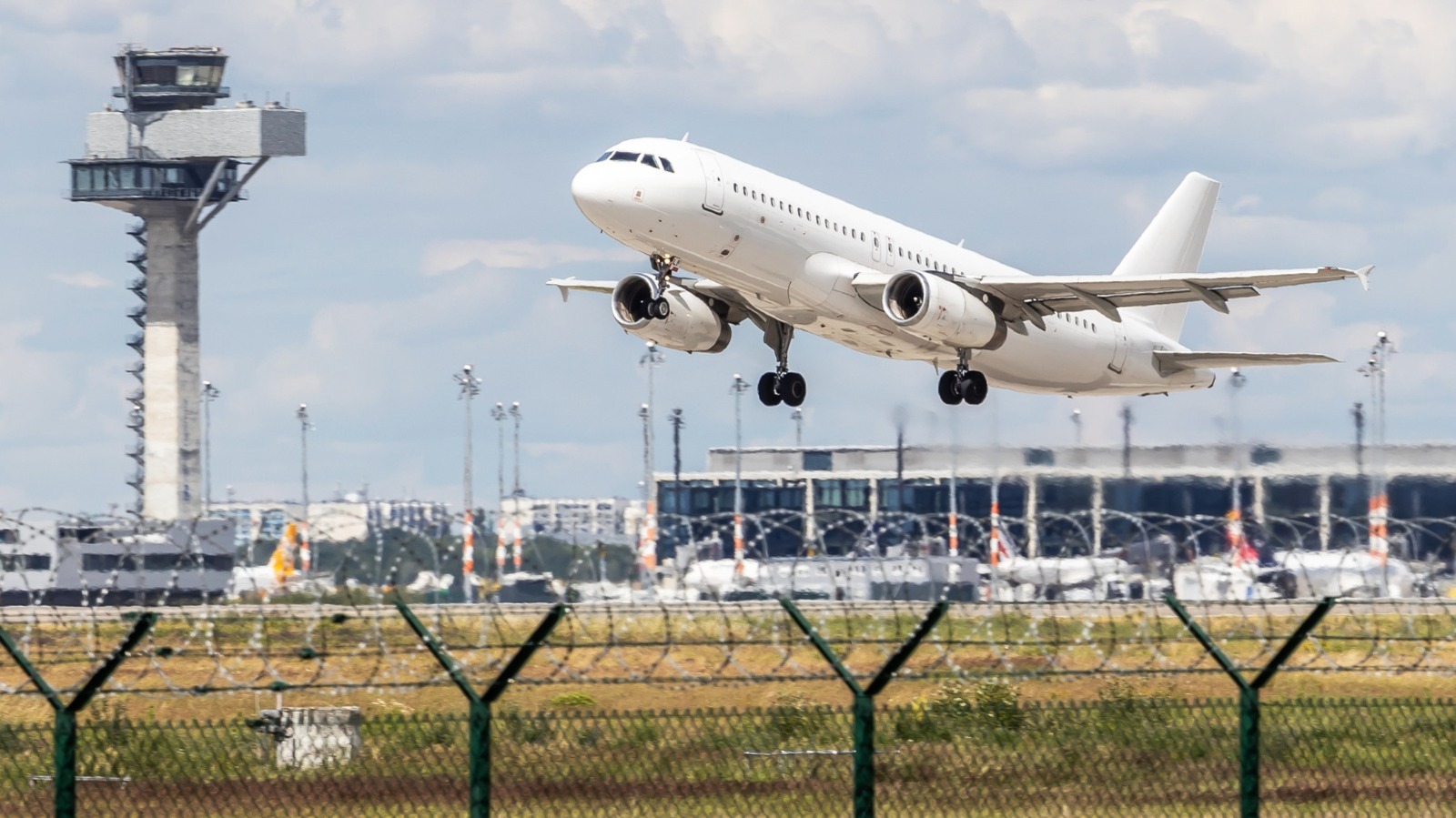 자동 조종 장치가 자체적으로 비행기를 착륙 할 수 있습니까?