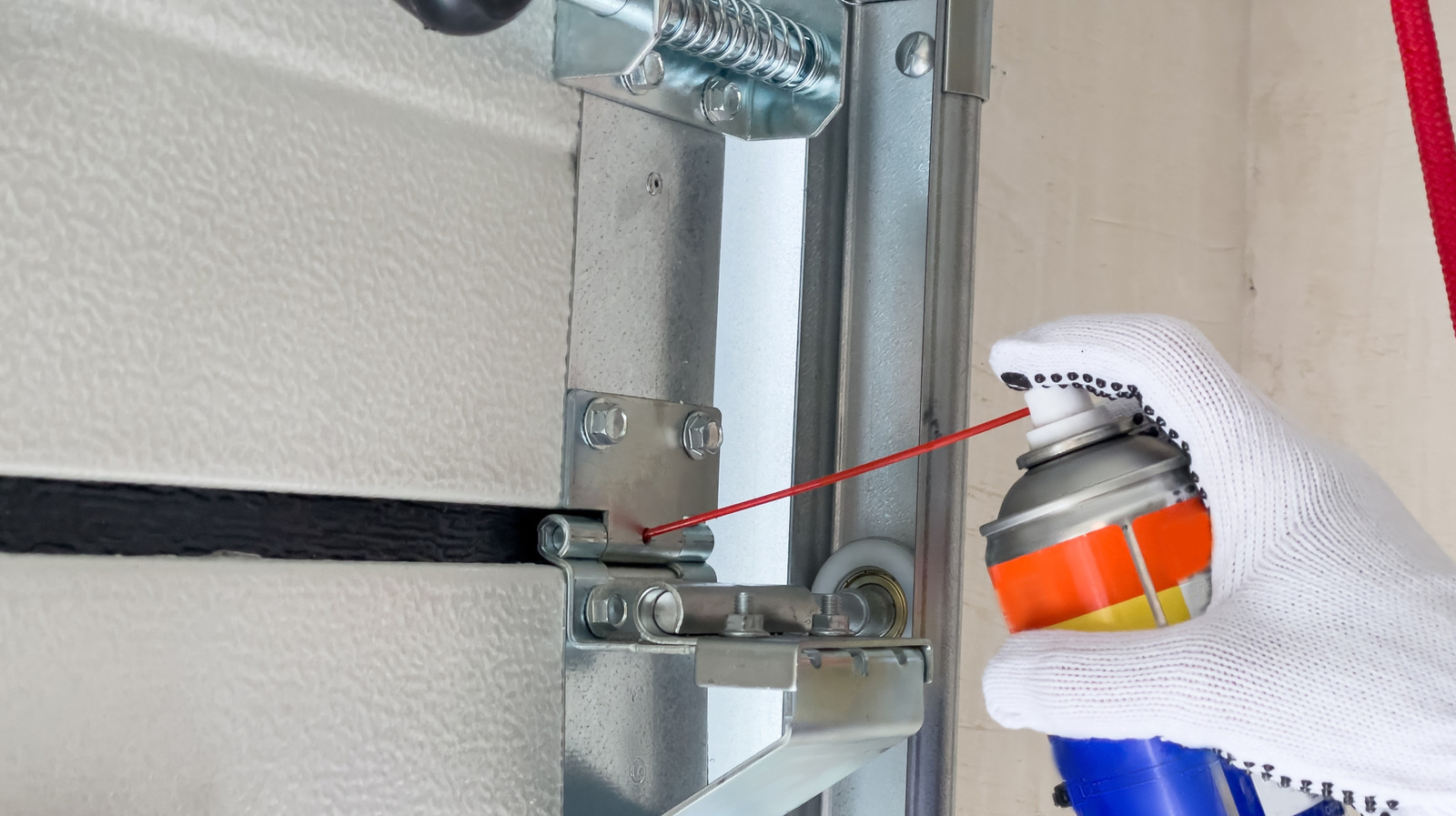 차고 문을 윤활하는 가장 좋은 점은 무엇입니까?