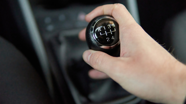 5 단 수동 시프터를 보유한 사람, 가까운 초점