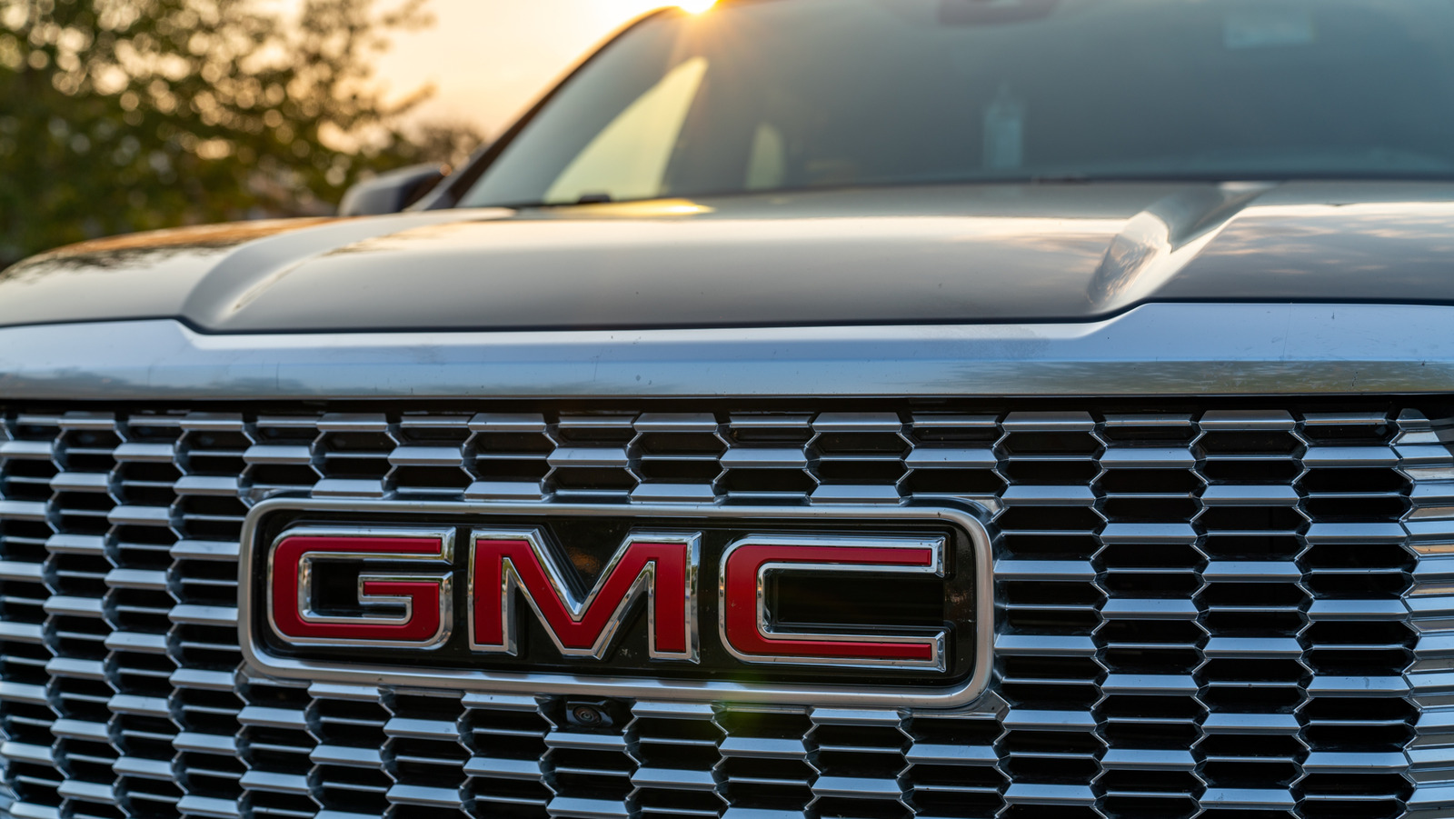 GMC 트럭은 어디에서 만들어졌으며 오늘날 누가 회사를 소유하고 있습니까?
