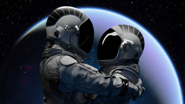 우주에서 수용하는 우주 비행사.