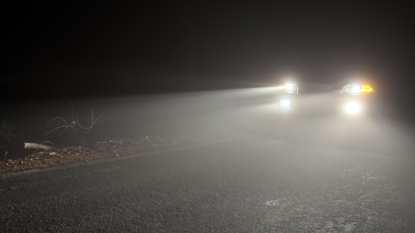 자동차의 안개등 만 켜져있는 것이 불법입니까? 복잡합니다