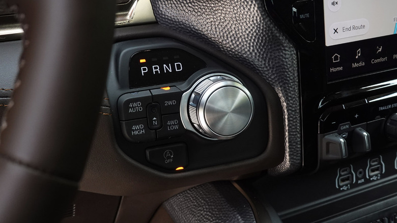 2026 RAM 1500 HEMI V8 ETORQUE LONG HORN GEAR SELECTOR 노브