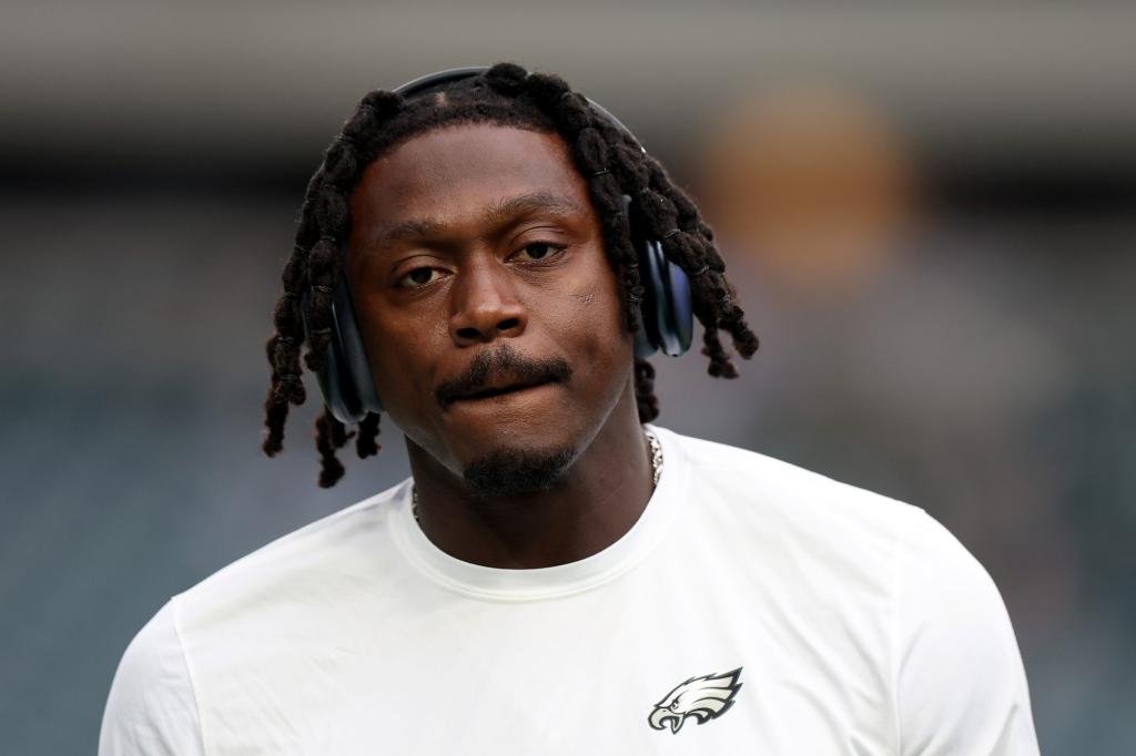 Eagles 'AJ Brown은 충격적으로 조용한 오프닝 밤에 말합니다.
