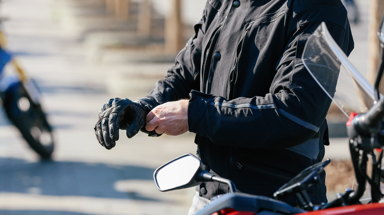 오토바이 장갑 : 자전거 타는 사람이 다양한 안전 수준에 대해 알아야 할 것