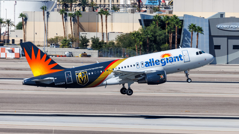 Allegiant 비행기 이륙