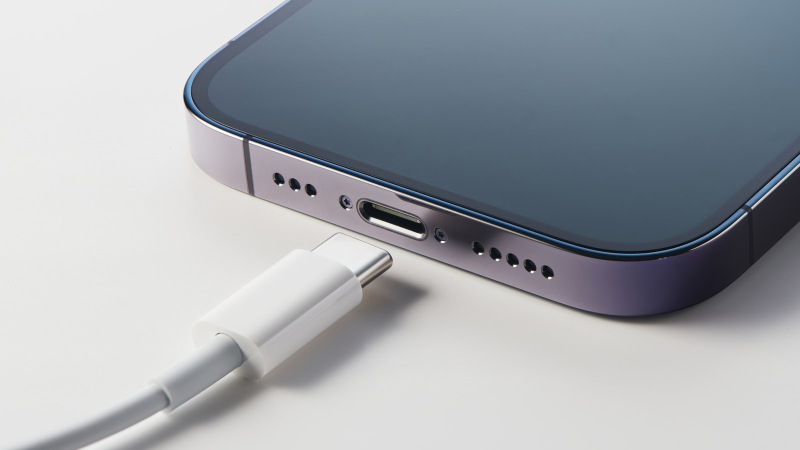 iPhone Air에는 USB-C 충전 포트가 있습니까?